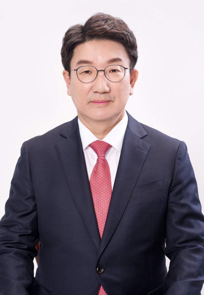 권성동